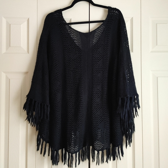 Jack BB Dakota Black Knit Poncho - Picture 3 of 14